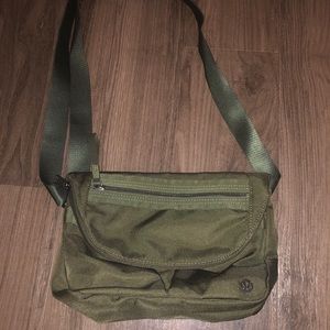 Lululemon festival bag